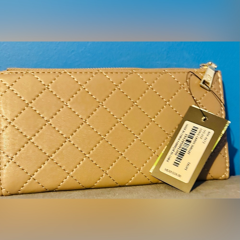 Badgley Mischka Quilted Taupe Long Card Wallet Gift Ready - Picture 2 of 3